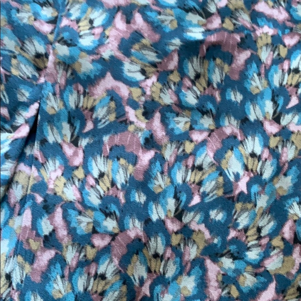 Flowy floral print skirt with pleats